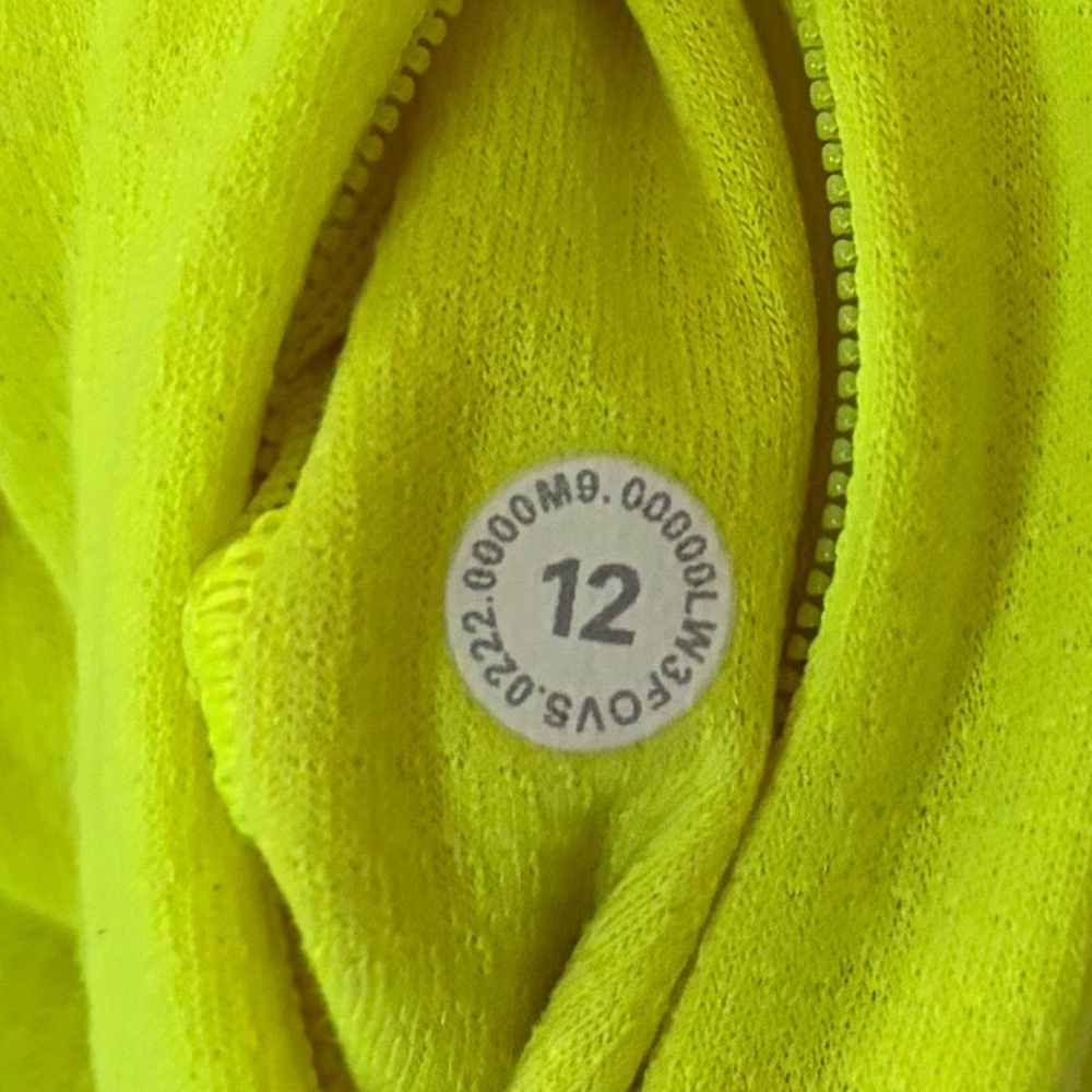 Lululemon Women’s Top Lightweight Cinched Hem Hiking T Shirt size 12 - Picture 11 of 14